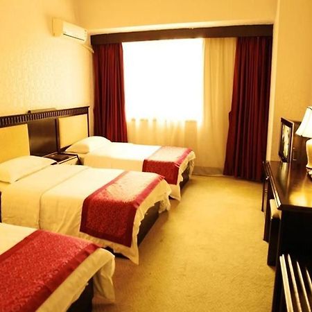 Landmark Hotel Kunming Exterior photo