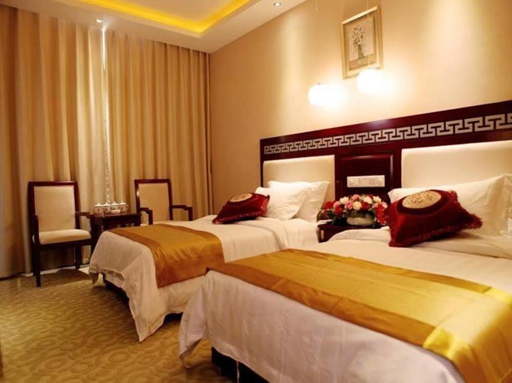 Landmark Hotel Kunming Exterior photo