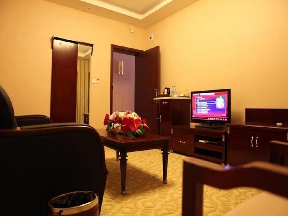 Landmark Hotel Kunming Exterior photo