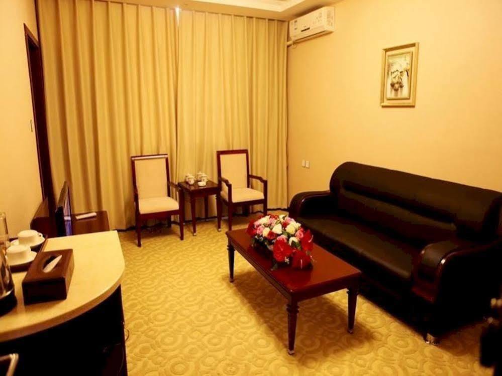 Landmark Hotel Kunming Exterior photo