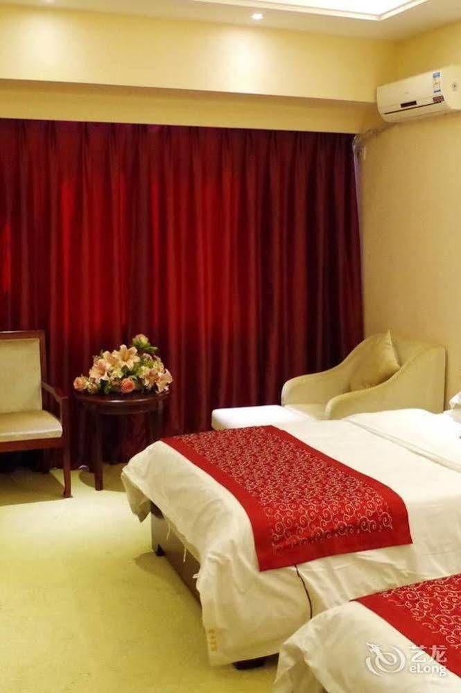 Landmark Hotel Kunming Exterior photo