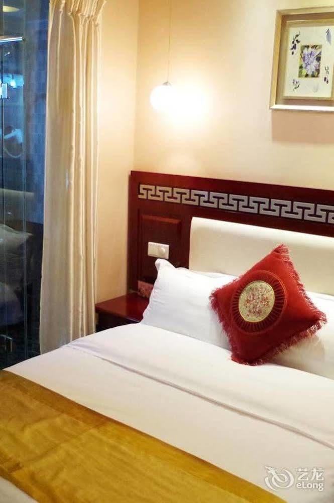 Landmark Hotel Kunming Exterior photo
